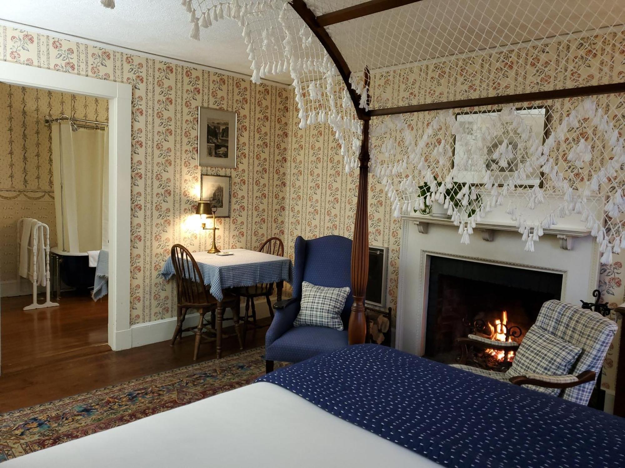 Harbourside Inn Northeast Harbor Bagian luar foto