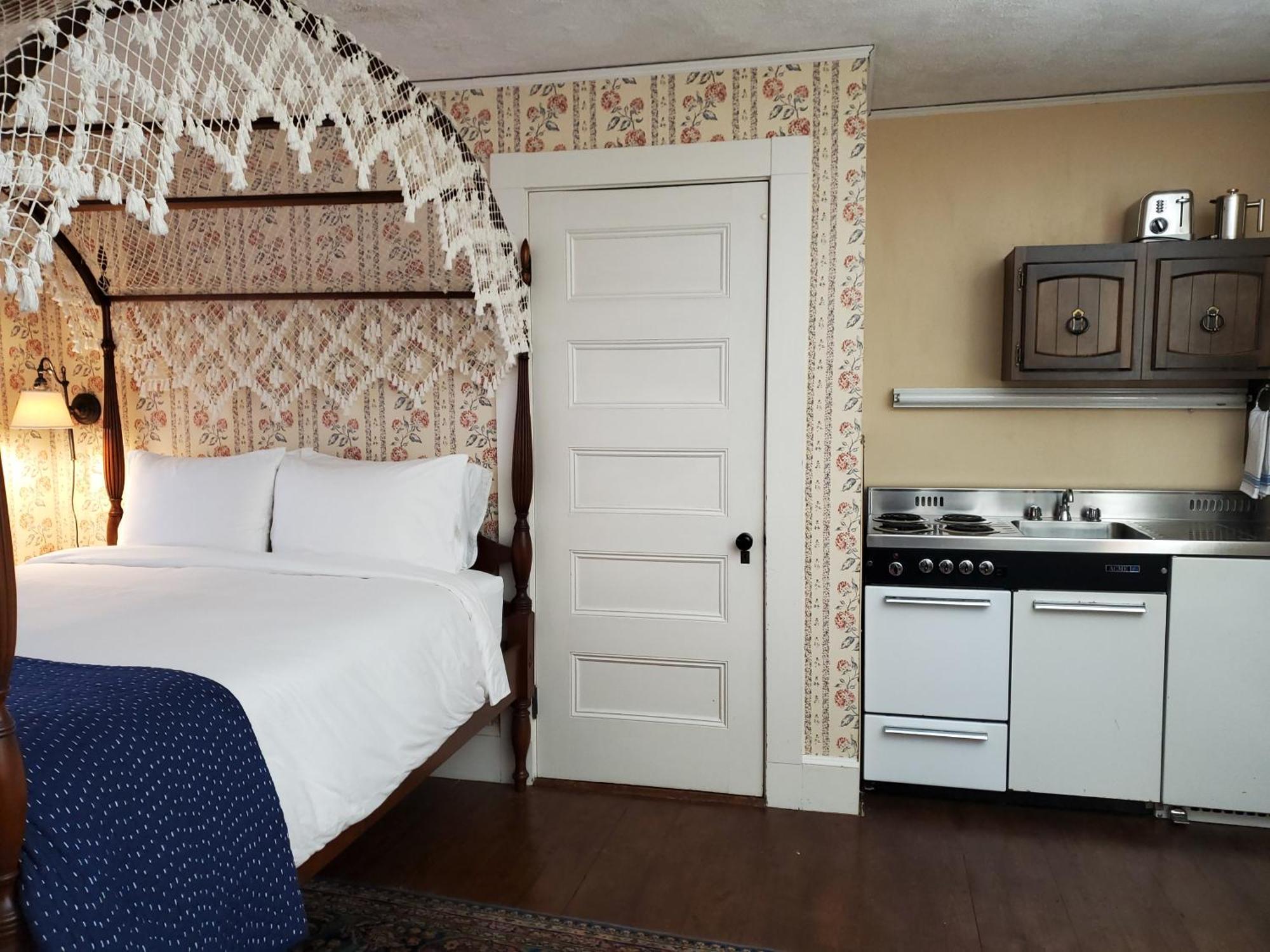 Harbourside Inn Northeast Harbor Bagian luar foto