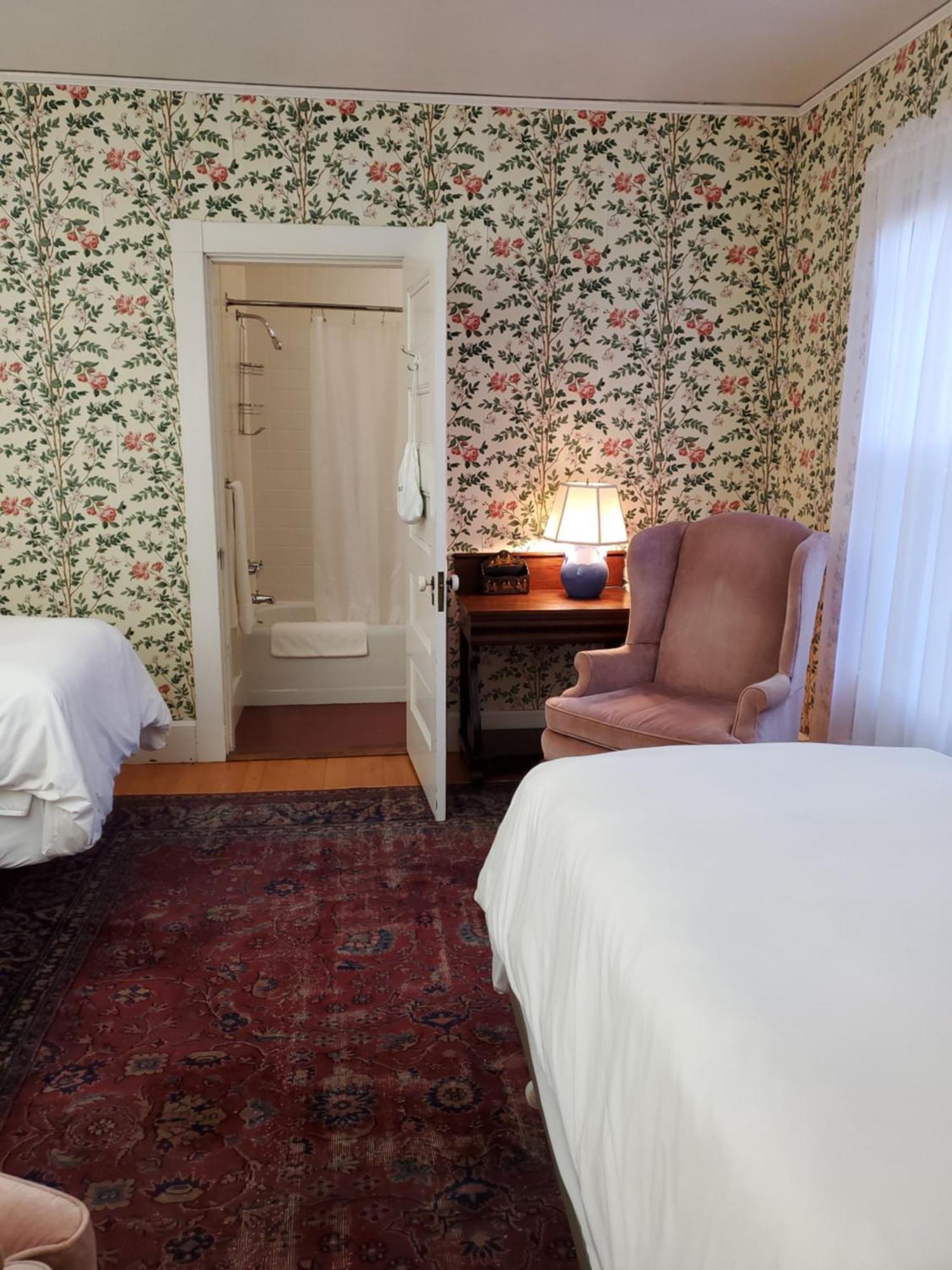 Harbourside Inn Northeast Harbor Bagian luar foto