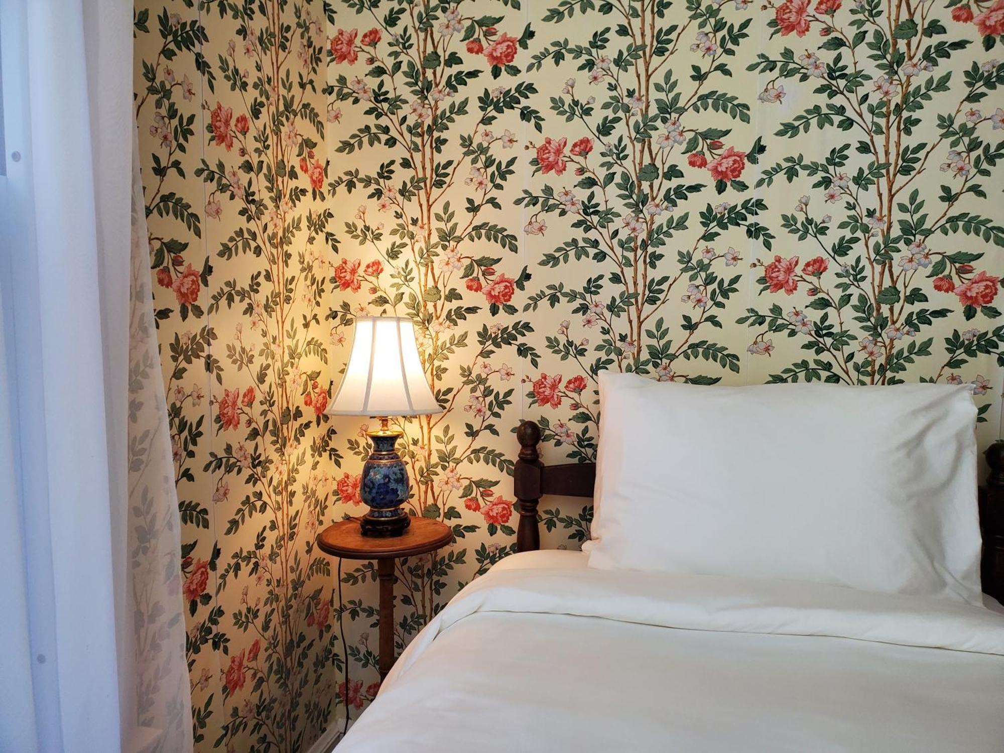 Harbourside Inn Northeast Harbor Bagian luar foto